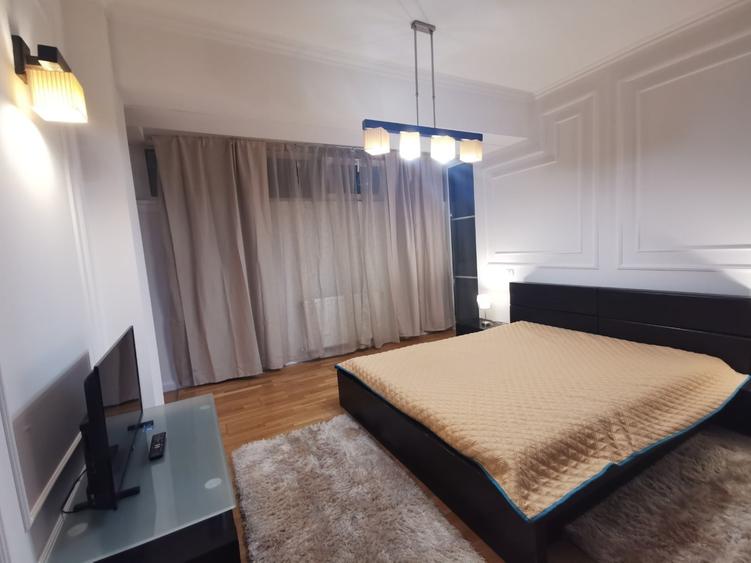 Apartament cu 2 camere decomandat în Parcul Carol