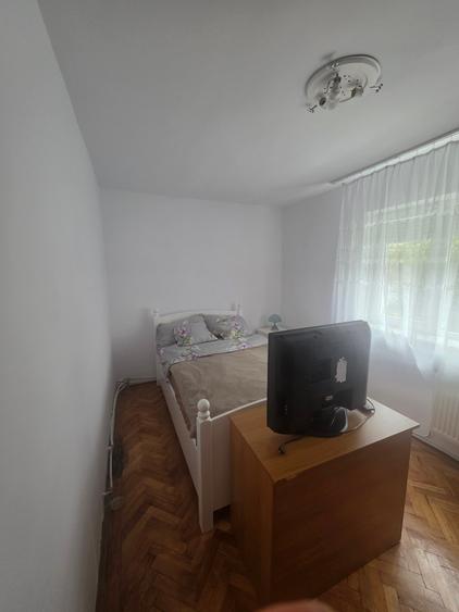 Inchiriez apartament 2 camere - 4