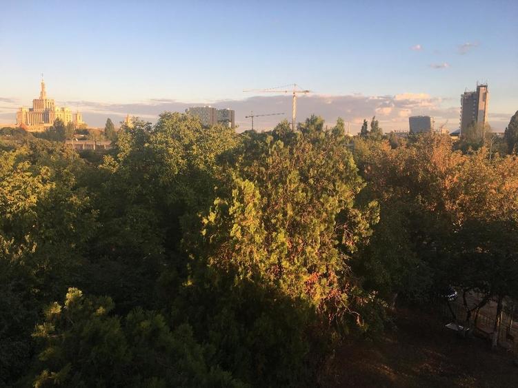 Herastrau, Piata Presei, B-dul Poligrafiei nr. 20 - 4