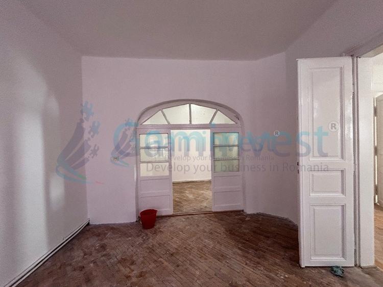 Apartament cu 3 camere de vanzare, Oradea, zona ultracentrala, aproape de teatru - 1