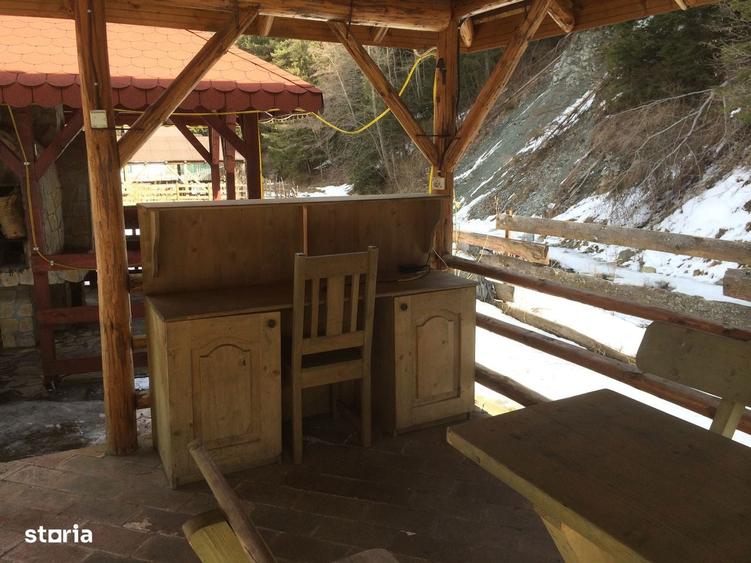 Pensiune de Vanzare in Moeciu de Sus - 13 Camere - pe Malul Raului - 8