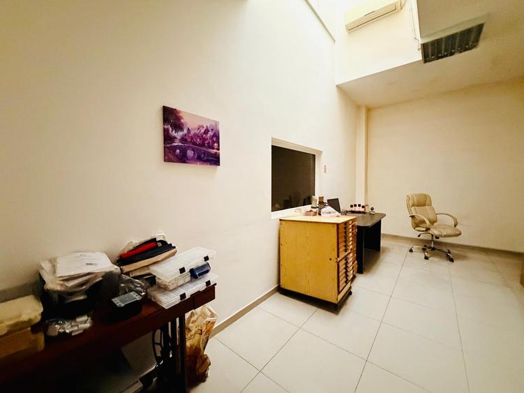 Bloc cu doua etaje de inchiriat, 2200 mp - 5 euro mp, Langa M Dimitrie Leonida - 23