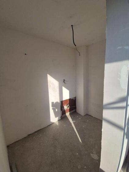 Garaoniera de vanzare - 3