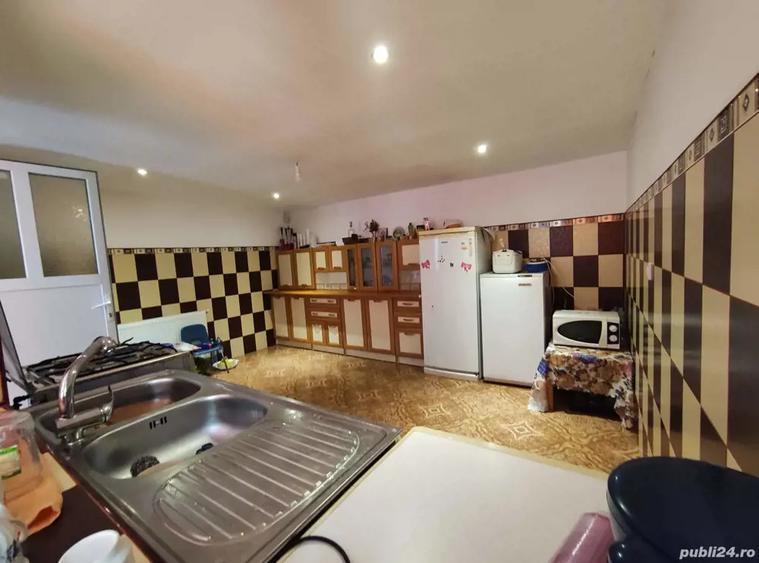 Casa cu teren de vanzare - 1