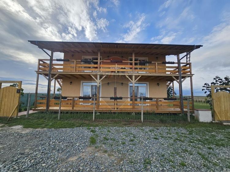 Casă / Vilă cu 4 camere de v&acirc;nzare Vadu Constanta - 1