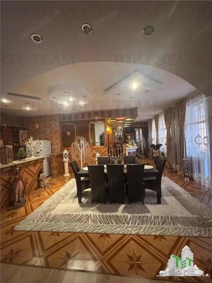 Casa spatioasa si versatila de vanzare in Eforie Nord ideala pentru locuinta + afacere! - 1