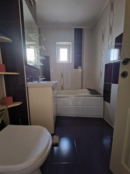 Navodari( Sud, Str Rândunelelor)- 2 camere decomandate, etaj 3/4, liber - 13