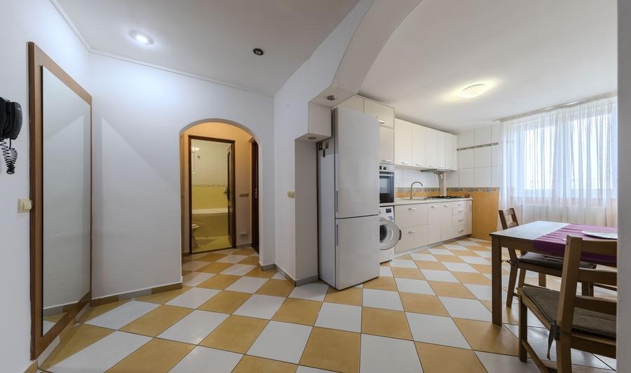 Romancierilor, Deasupra Metrou Decom, comision 0, contract ANAF, et. 9/10 - 13