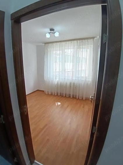 Apartament 2 camere nemobilat, recent renovat, etajul 4, zona bd dacia piatra neamt - 7