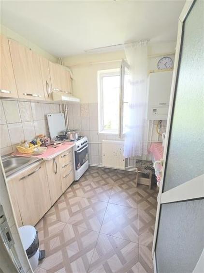Apartament 3 camere semidecomandat  zona MIilcov - 5