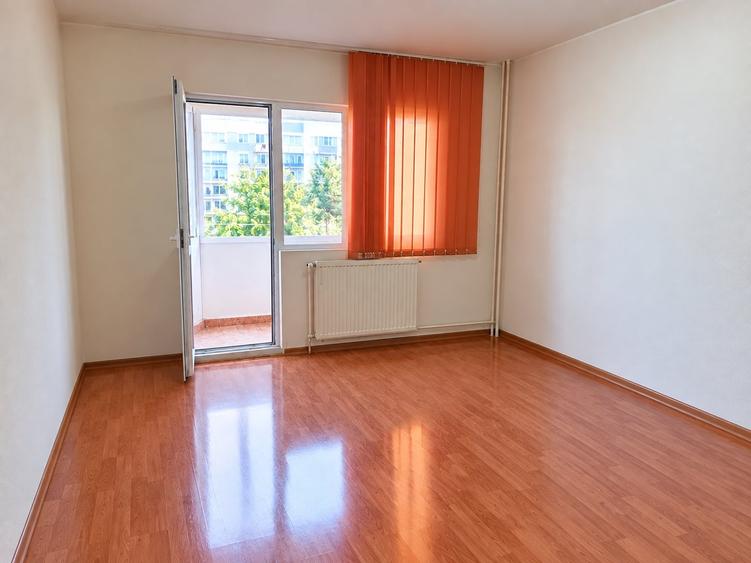 Apartament cu 3 camere, mobilat în Titan