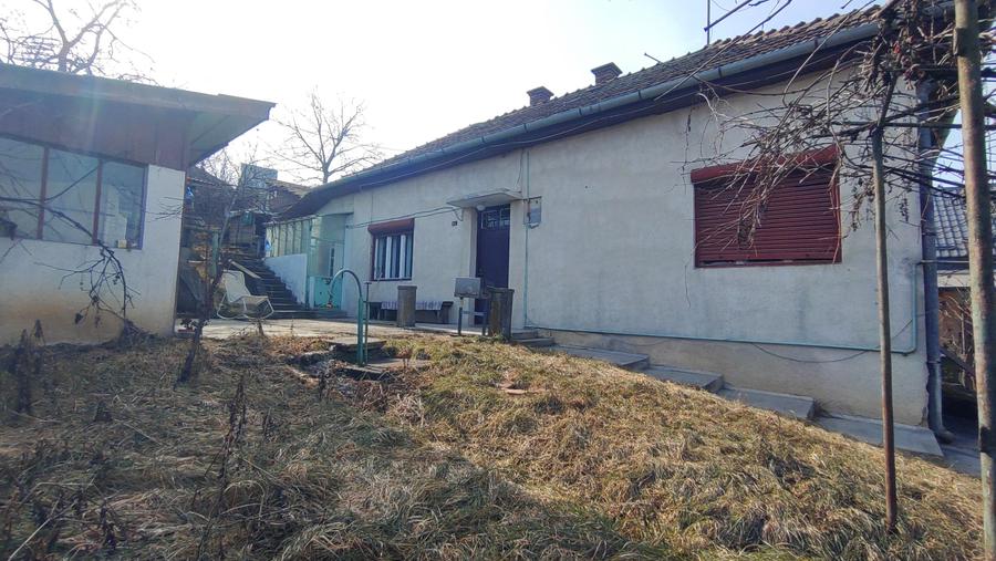 Vand teren cu casa in Gruia - 5