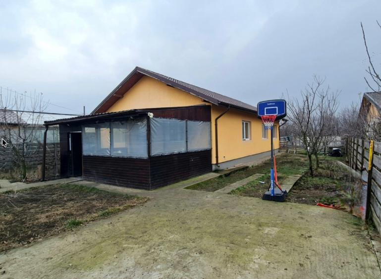 Casa individuala gata de locuit 88 mp si teren 650 mp - 1