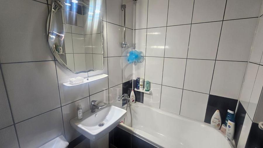 Apartament 3 camere în zona PIATA 14 IULIE - 17