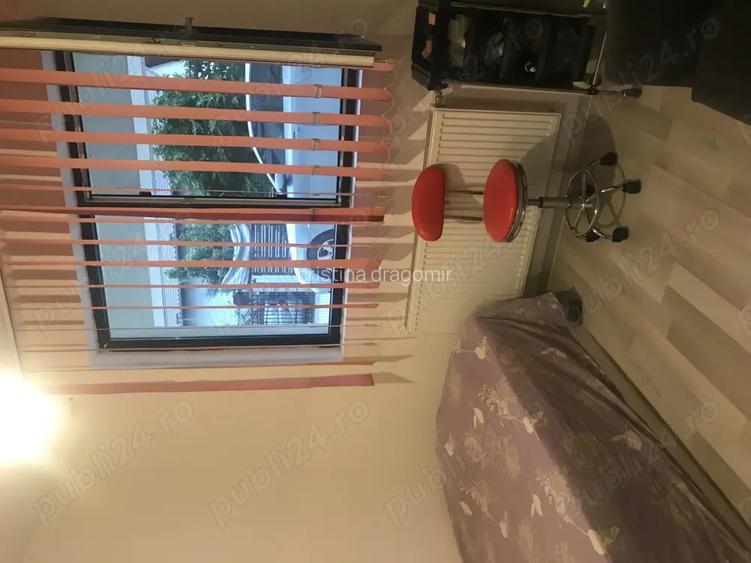 Vand apartament 3 camere Vand apartament 3 camere