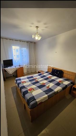 Apartament cu 3 camere semidecomandat în Km 4-5 Apartament cu 3 camere semidecomandat în Km 4-5