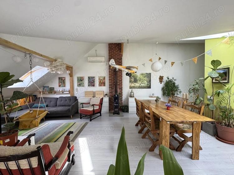 Casa in zona centrala( spatiu comercial casa de locuit) singur in curte - 1