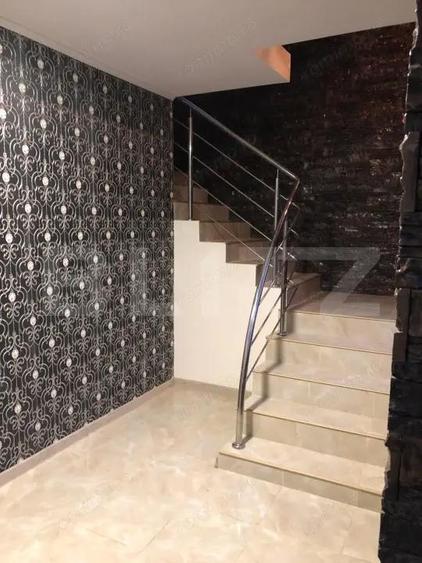 Doua case, spatiu comercial, casa tip pensiune Goicea Dolj - 6