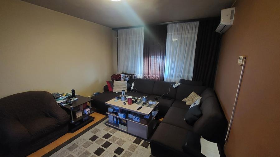 Apartament 3 camere semidecomandat, 53 mp, Craiovita zona Profi Apartament 3 camere semidecomandat, 53 mp, Craiovita zona Profi