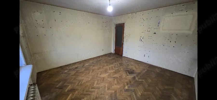 Proprietar vand apartament decomandat 3 camere 90 mp Brad zona Spitalul - 3