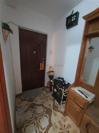 Apartament 2 camere conf 1 semidecomandat zona Brosteni - 4