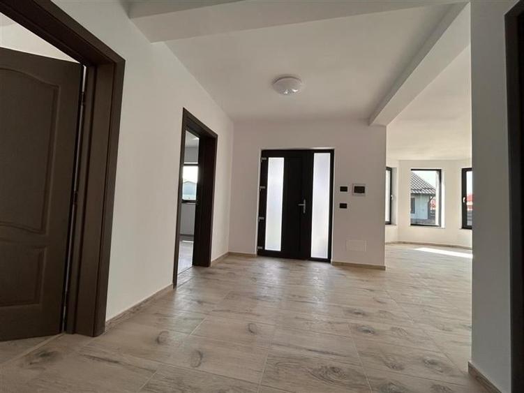 Primul Chirias - Casa Noua - toate utilitatile - 13