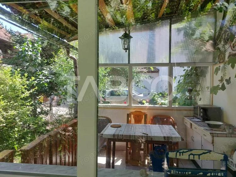 Casa 214 mp utili singur in curte 800 mp teren zona centrala Cisnadie - 7
