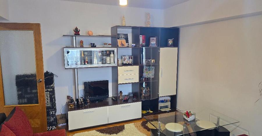 Vand apartament 3 cam. Deva, etaj 1, bloc din anul 2000, 157 mp, BOXA - 10