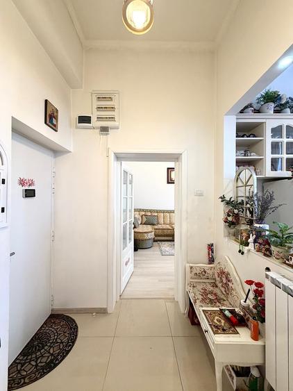 Apartament cu 3 camere semidecomandat în Universitate