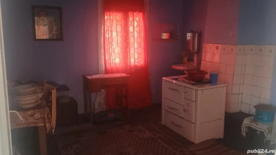Casă cu 3 camere cu Teren 3000 Mp în Căpăt