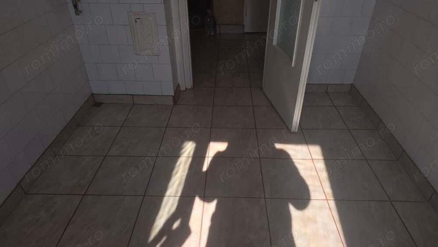 Vand apartament cu 3 camere in Deva, etaj 3, zona Gojdu (scoala Andrei Saguna), intrari separate, - 1