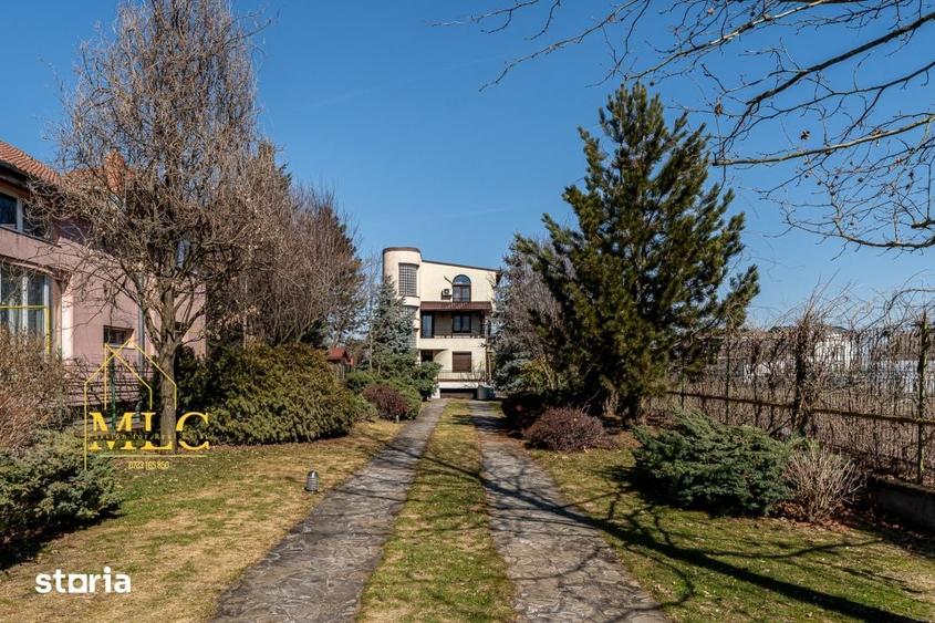 Casă cu 7 camere cu Teren 1935 Mp în Gruiu