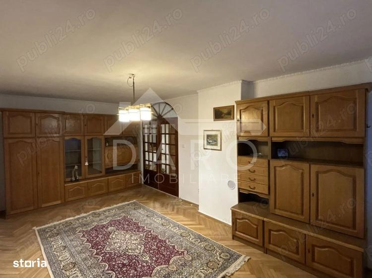 Apartament cu 3 camere decomandat în Central