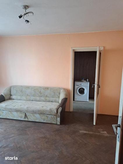 Apartament cu 2 camere semidecomandat în Micro 17