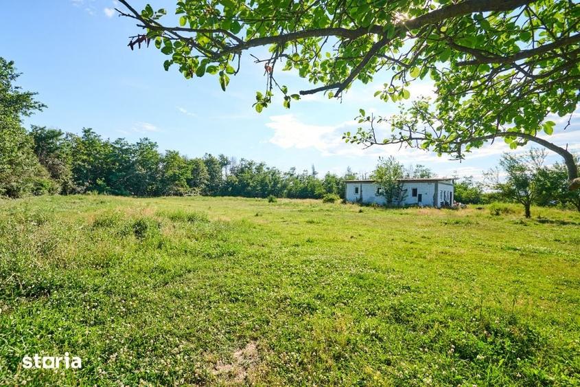 Casă cu 1 camere cu Teren 1100 Mp în Budeasa