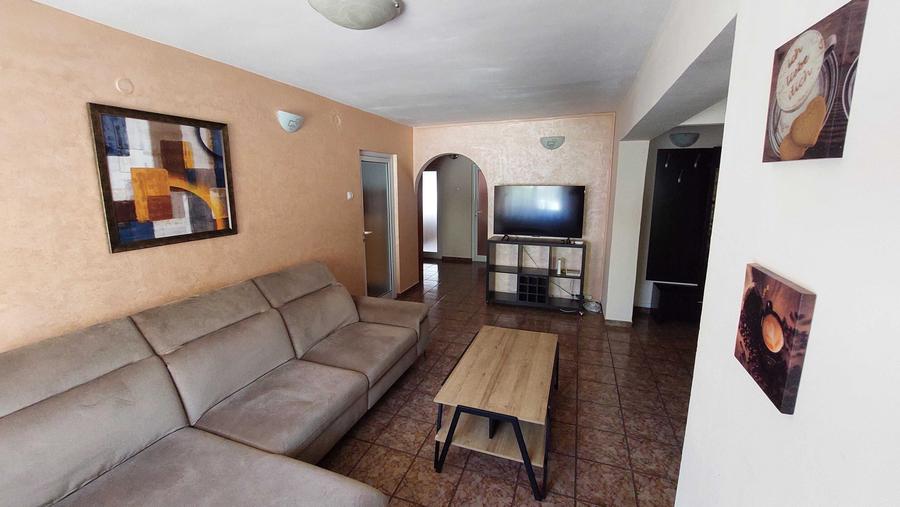 Apartament cu 4 camere decomandat în Păcurari