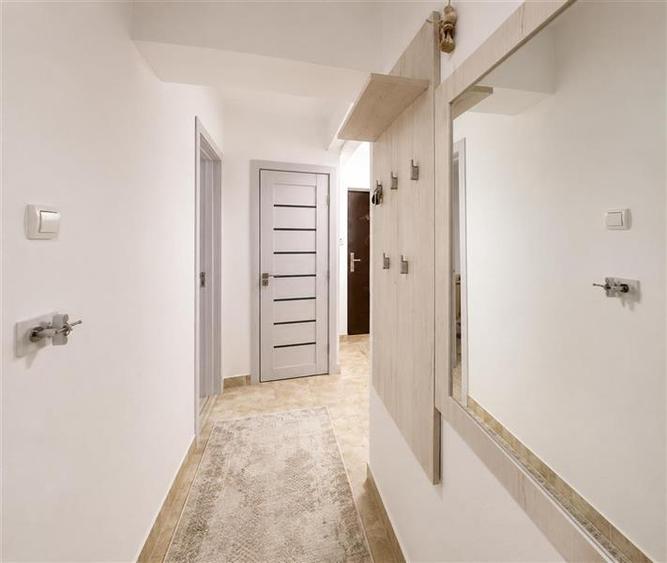 Apartament cu 3 camere decomandat, mobilat în Răcădău