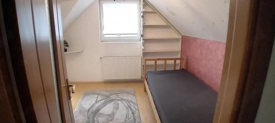 Apartament cu 3 camere decomandat în Dâmbovița