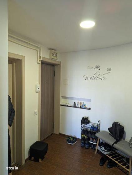 Apartament cu 3 camere semidecomandat în Central