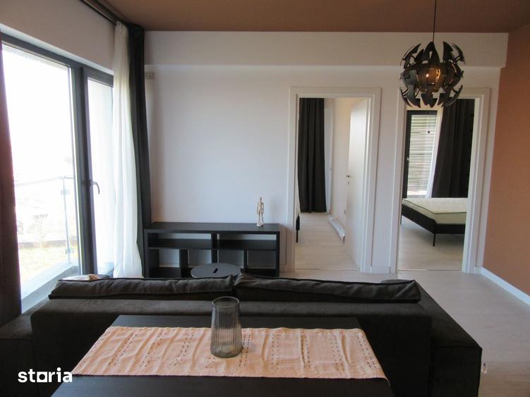 Apartament cu 3 camere semidecomandat în Fundeni