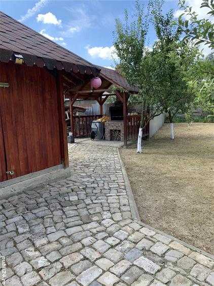 Casă cu Teren 240 Mp în Moreni