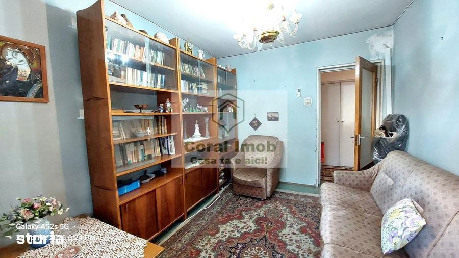 Apartament cu 3 camere semidecomandat, mobilat în Colentina