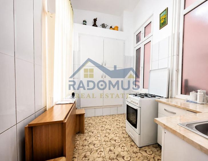 Casă individuală cu 2 camere cu Teren 200 Mp în Central