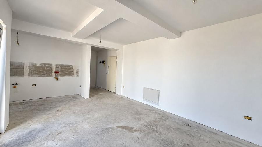 Apartament cu 2 camere decomandat în Lipovei