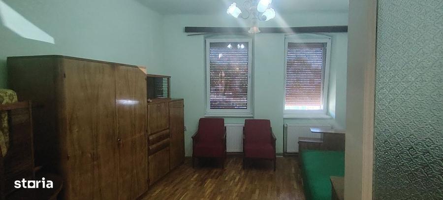 De vanzare casa cu 5 camere, Agnita, str. Horea - 8