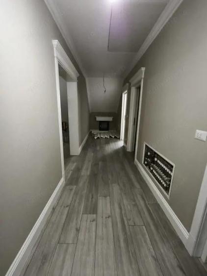 Casă cu 8 camere cu Teren 750 Mp în Central