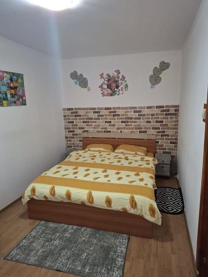 Apartament cu 3 camere semidecomandat în Central