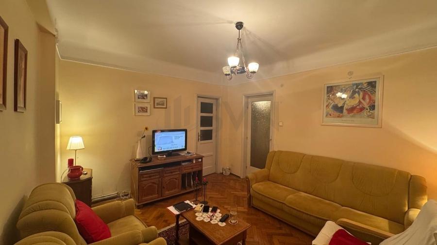 REA1025834 Apartament 4 camere I Mosilor-Armeneasca I Vanzare - 2