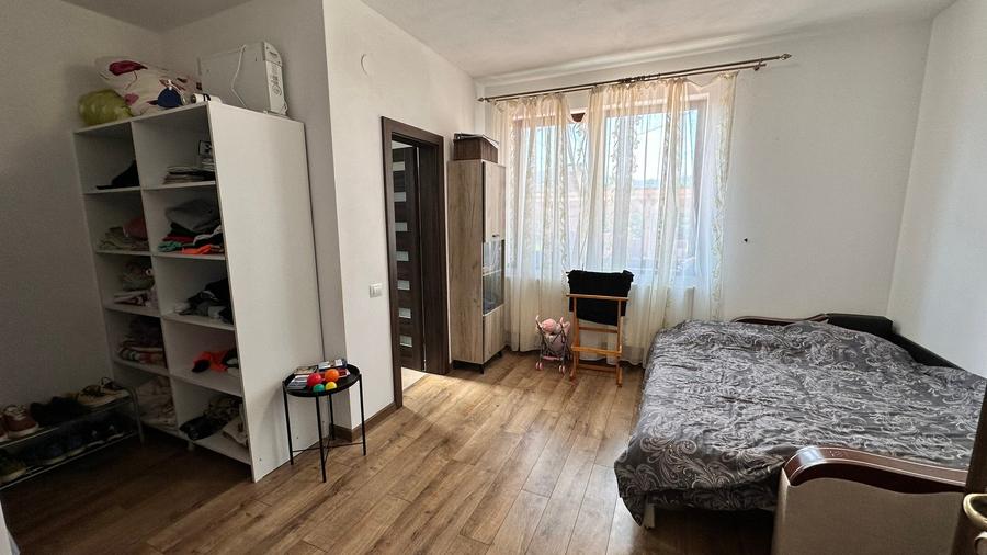 Casă individuală cu 4 camere cu Teren 866 Mp în Săcel