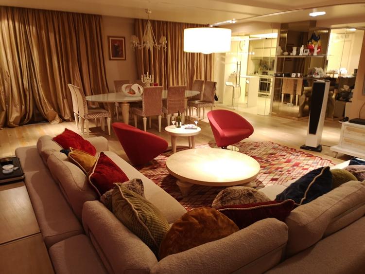 Apartament cu 4 camere decomandat, mobilat în Beller